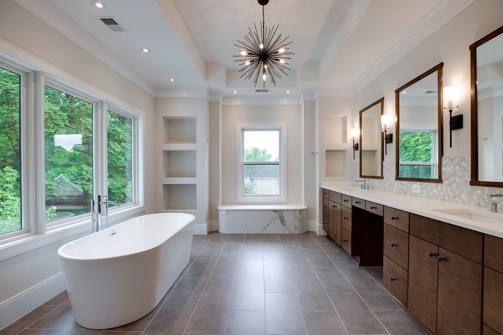 Walk-In Shower vs Tub: What’s Right for Your Bathroom Remodel?
